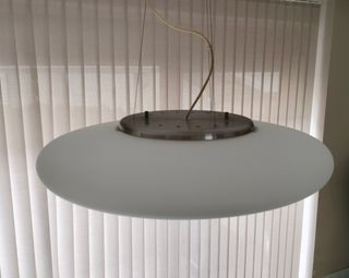 Lámpara de techo moderna.