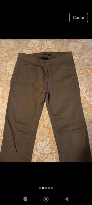 Pantalón ajustado verde oliva