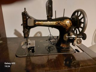 Máquina de coser Singer antigua