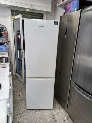 Nevera Samsung Blanca 1.85m garantía + entrega 
