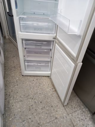 Nevera Samsung Blanca 1.85m garantía + entrega 