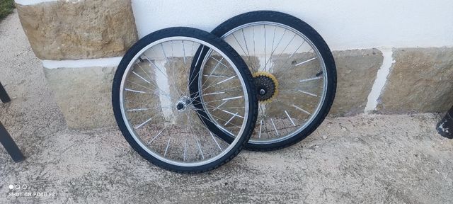 Llanta y neumático de bicicleta 24 x 1,75