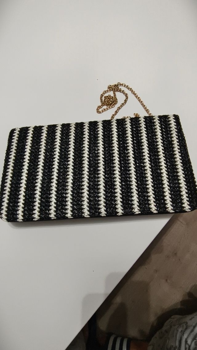 Bolso de mano rayas blanco y negro