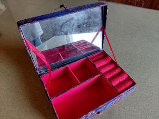 Caja joyero azul y rojo con espejo