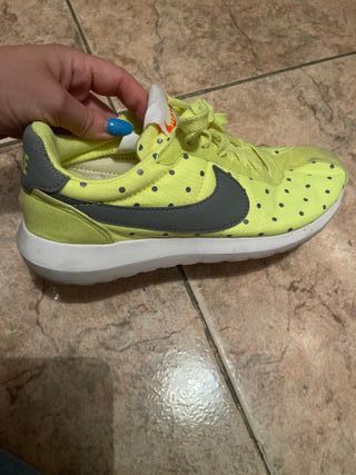 Deportivas Nike Lunares Amarillas Lunares