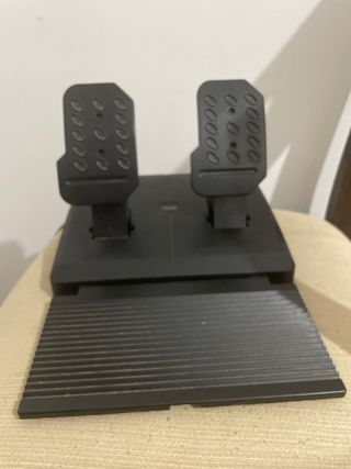 Volante y Pedales PS4 
