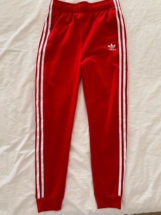 Pantalón chándal Adidas de rayas rojo