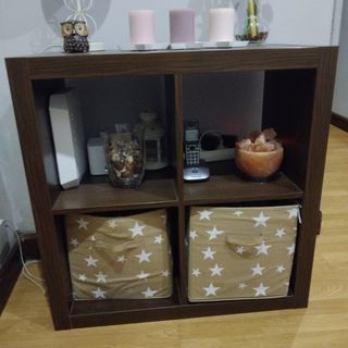 Mueble auxiliar de madera y tela