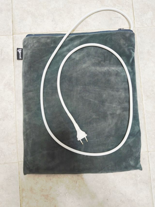 Manta eléctrica para mascota pequeña marca Pecute