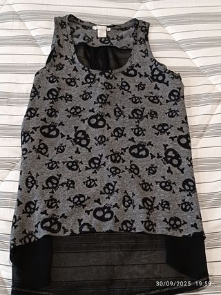Blusa S Calaveras Gris y Negro