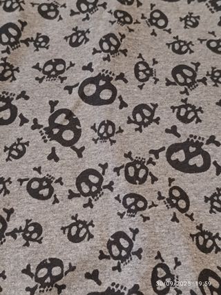 Blusa S Calaveras Gris y Negro