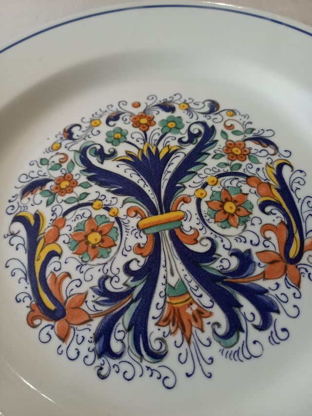 Piatto decorativo in ceramica diametro cm.26