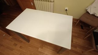 Mesa de cocina cristal y metal gris