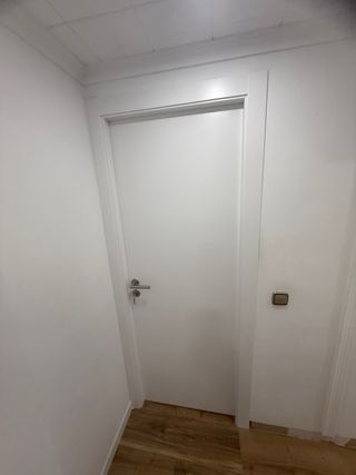 Puertas de madera con marco
montaje de puertas 