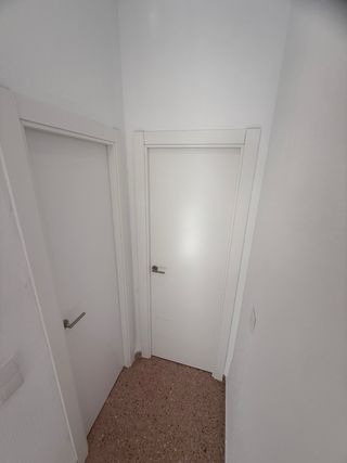 Puertas de madera con marco
montaje de puertas 
