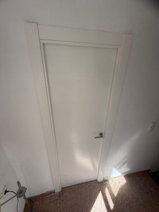 Puertas de madera con marco
montaje de puertas 
