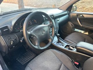 Mercedes-Benz Clase C 2006