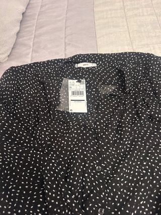 Camisa Mango lunares negra y blanca Talla M