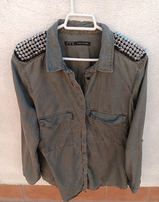 Camisa Zara con tachuelas Talla M