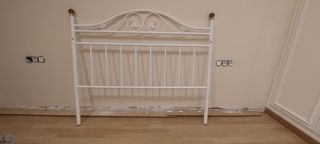Cabecero forja pintado en blanco cama matrimonio