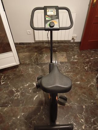Bicicleta estática con contador electrónico 