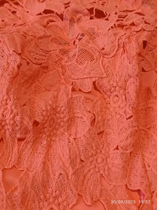 Blusa encaje coral talla S Americana