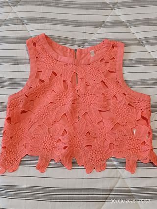 Blusa encaje coral talla S Americana
