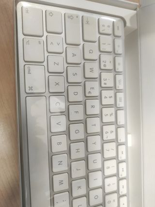 Teclado Apple con cable