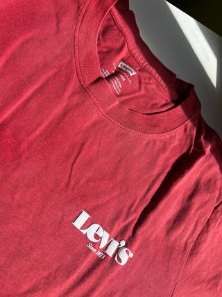 Camiseta Levi's Roja Talla XS