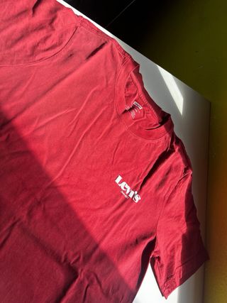 Camiseta Levi's Roja Talla XS