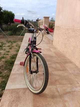 Bicicleta infantil BTWIN rosa y negra