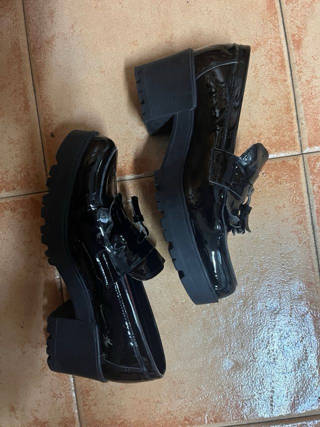Zapatos charol negros talla 39