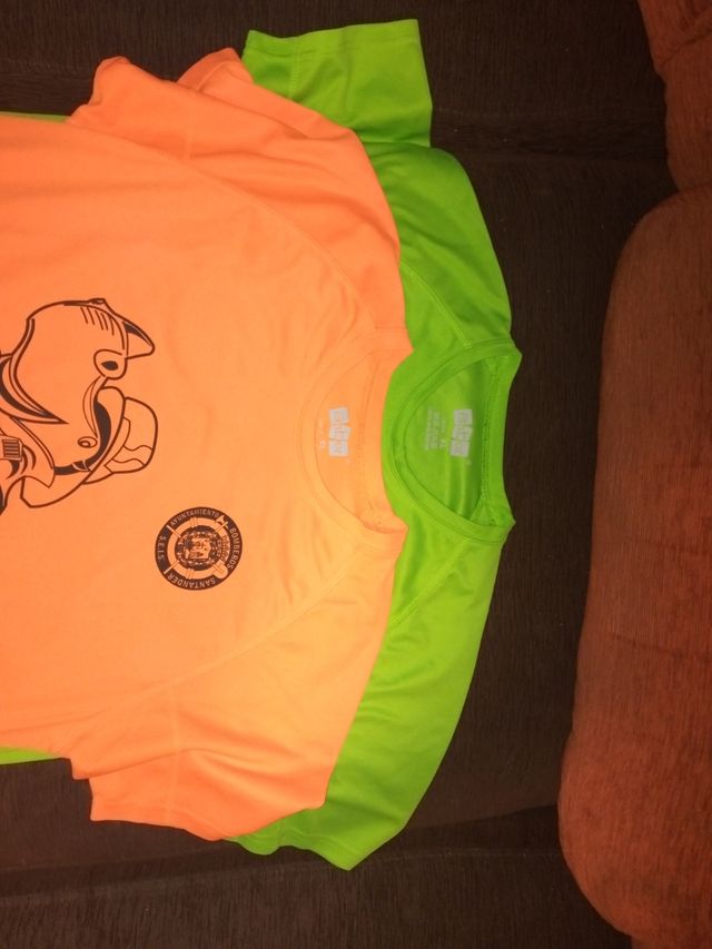 2 Camisetas técnicas deportivas color verde fluor