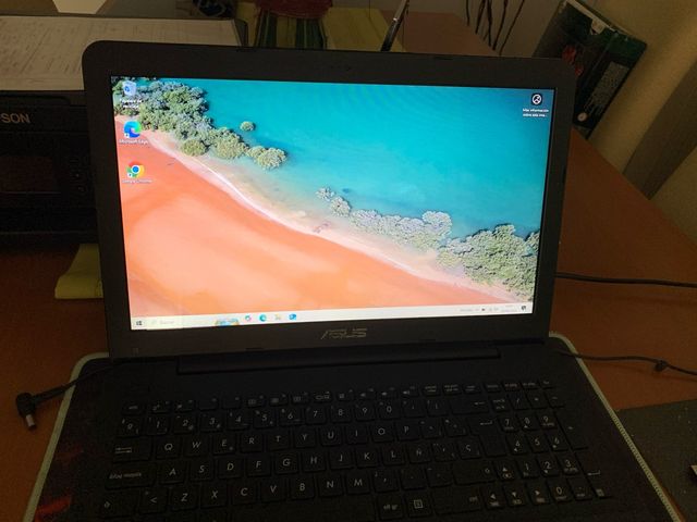 Portátil ASUS X554L Negro