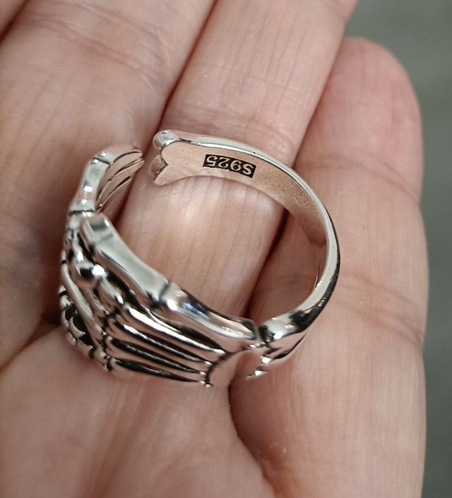 Anillo dedos esqueleto