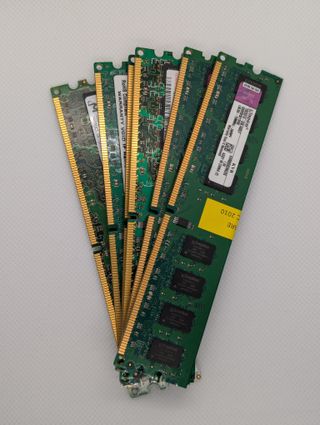 RAM DDR2 Desktop 512MB / 1GB / 2GB - Moduli usati
