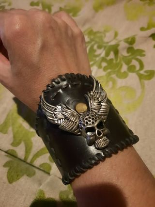 Pulsera cuero calavera alas