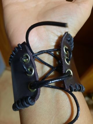 Pulsera cuero calavera alas