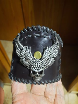 Pulsera cuero calavera alas