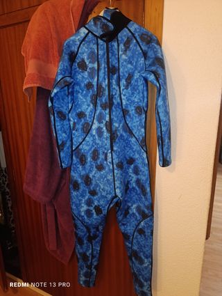 -Traje de neopreno bluecamo 3mm tallaM+ accesorios