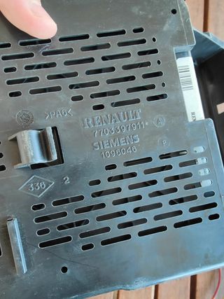 Bloque Fusibles BSI 7703397911 Renault Scenic