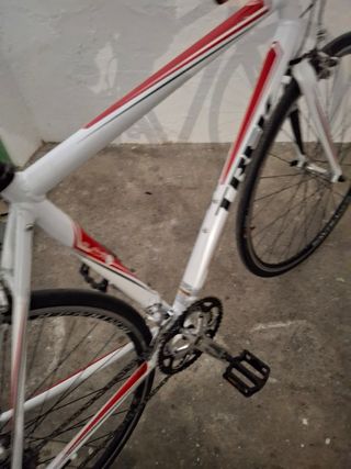 Bicicleta Trek de carreras blanca