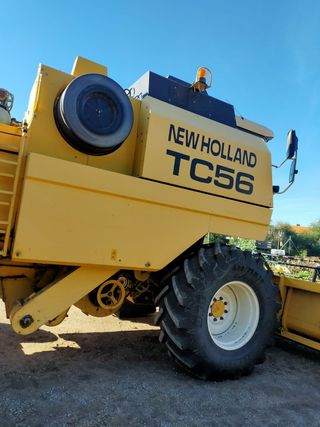 Cosechadora New Holland TC56