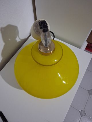 Lámpara Vintage Cristal Opalina Amarilla. Art decó