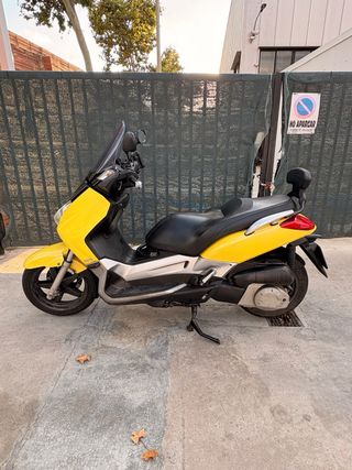 Yamaha Xmax 250 