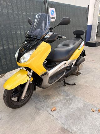 Yamaha Xmax 250 