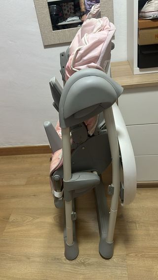 Trona infantil rosa con estampado de pájaro