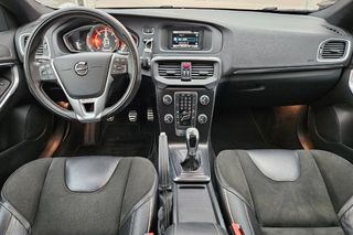 Volvo V40 R Design
