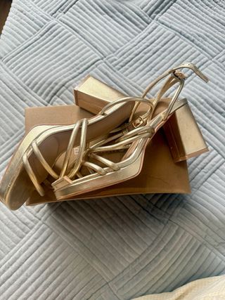 Sandalias BUONARROTI doradas talla 38