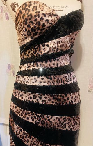 Vestido de fiesta estampado leopardo ylentejuelas 